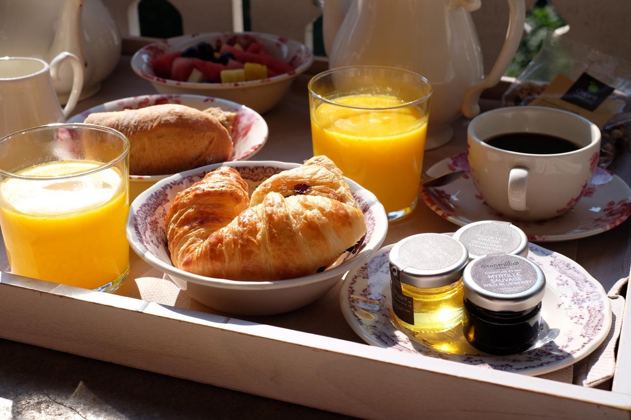 الشقق الفندقية كانيو سور ميرفي  Caffe Riviera المظهر الخارجي الصورة