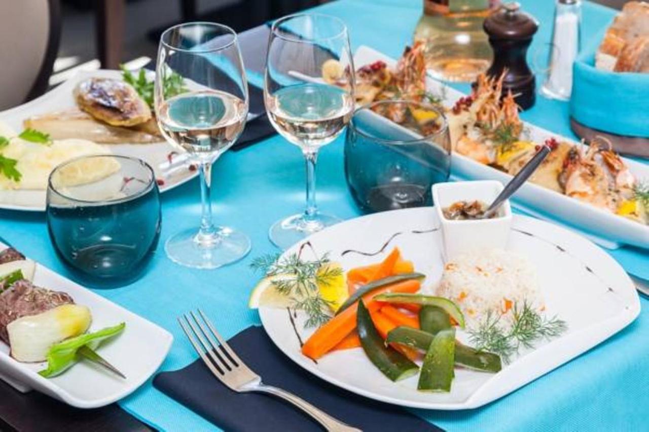 الشقق الفندقية كانيو سور ميرفي  Caffe Riviera المظهر الخارجي الصورة