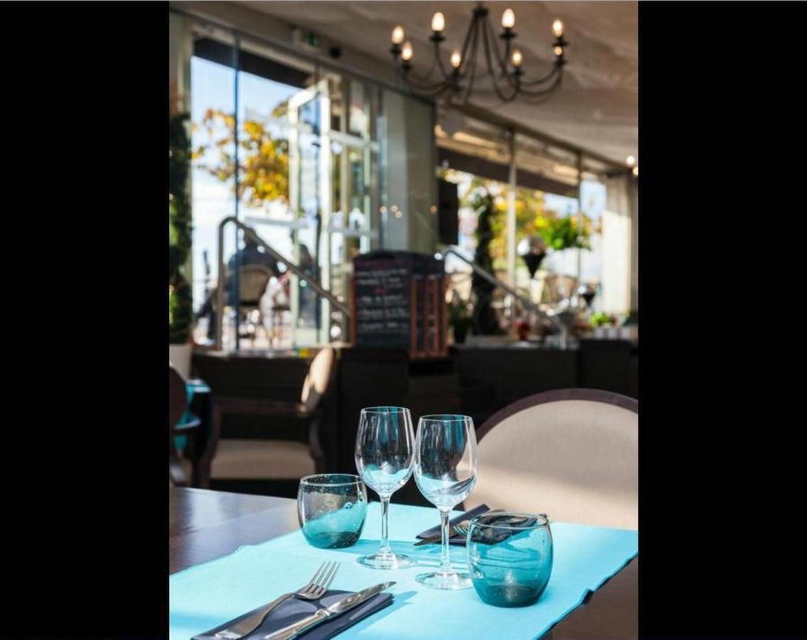 الشقق الفندقية كانيو سور ميرفي  Caffe Riviera المظهر الخارجي الصورة